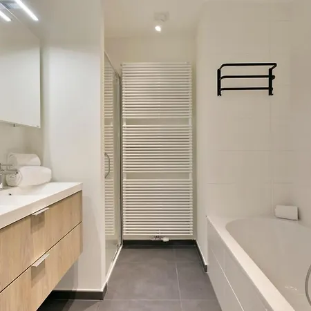 Huswell - Bright, Modern With Terrace Near Apartamento Ostende