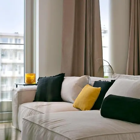 Huswell - Bright, Modern With Terrace Near דירה *